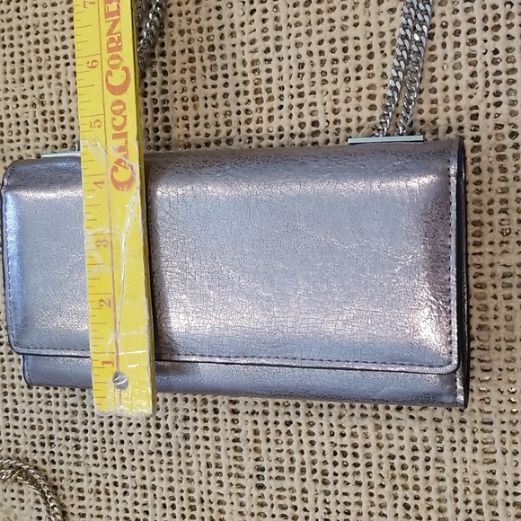 INC womens metallic pewter/silver crossbody clutch with silver chain strap - Picture 7 of 8